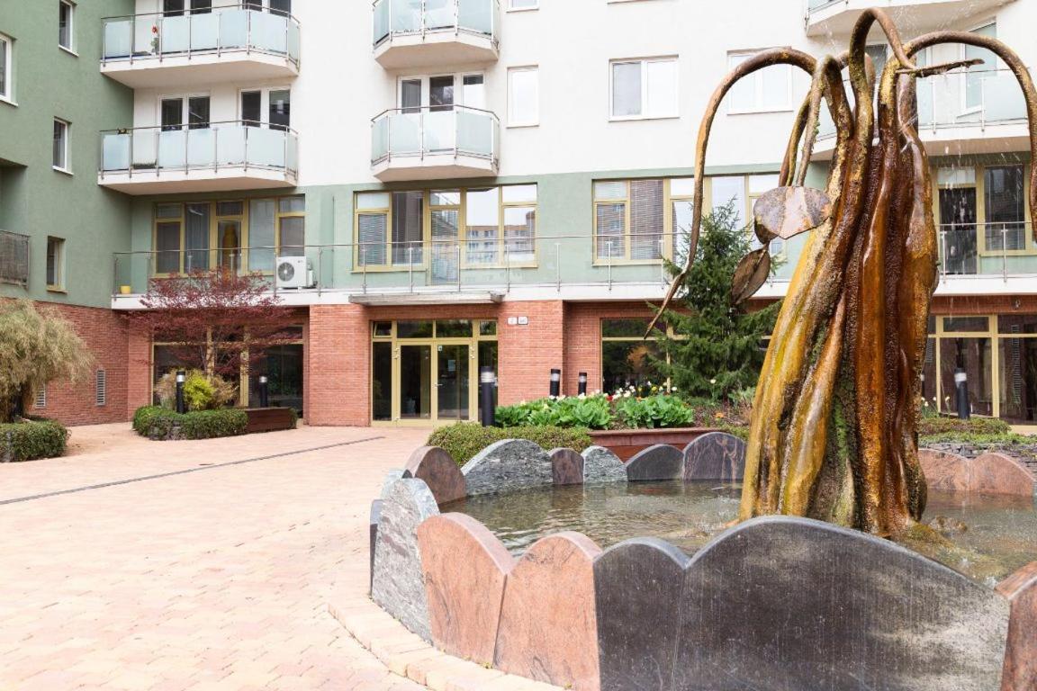 Great Tourist And Business Apartment Near Center Братислава Екстер'єр фото