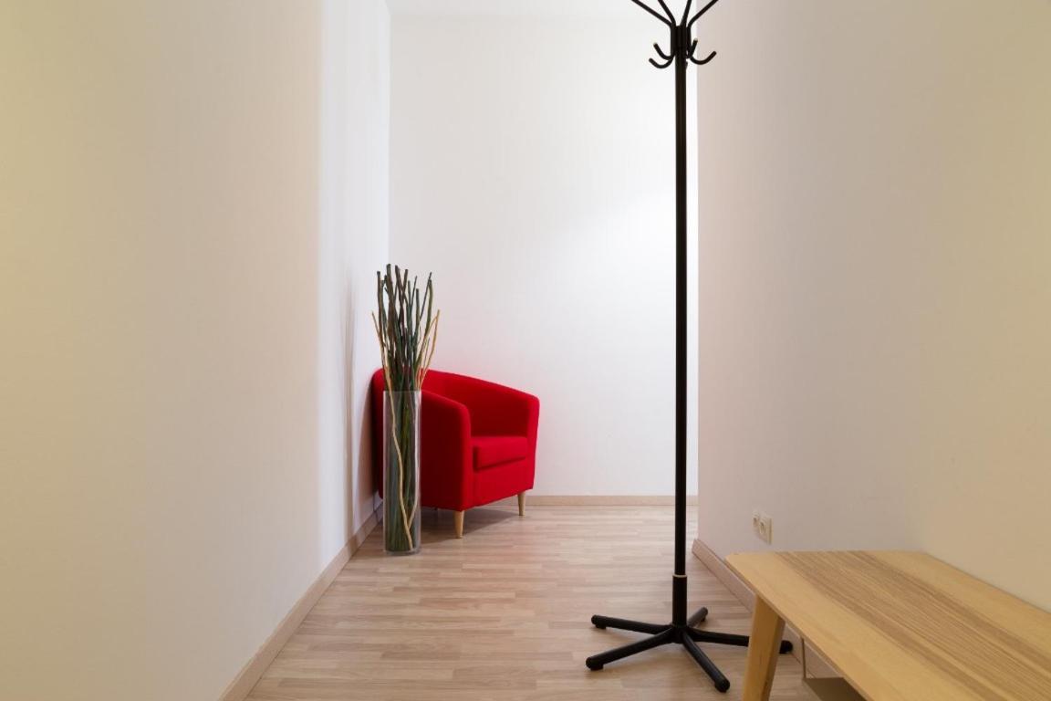 Great Tourist And Business Apartment Near Center Братислава Екстер'єр фото