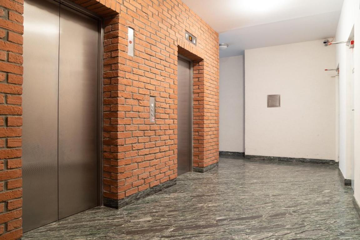 Great Tourist And Business Apartment Near Center Братислава Екстер'єр фото