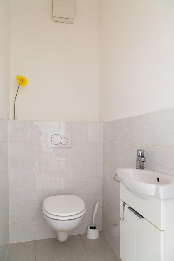Great Tourist And Business Apartment Near Center Братислава Екстер'єр фото
