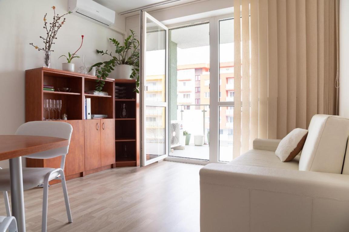 Great Tourist And Business Apartment Near Center Братислава Екстер'єр фото